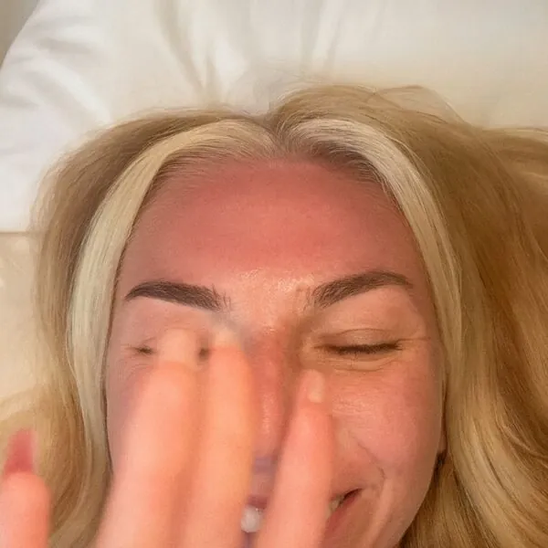 Dame moet haar vriendin Facetimen om te laten zien in wat voor soort situatie is beland