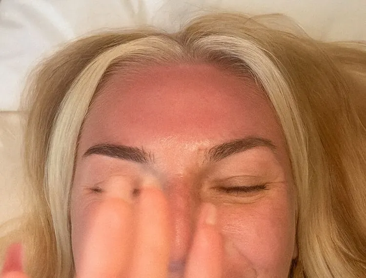 Dame moet haar vriendin Facetimen om te laten zien in wat voor soort situatie is beland