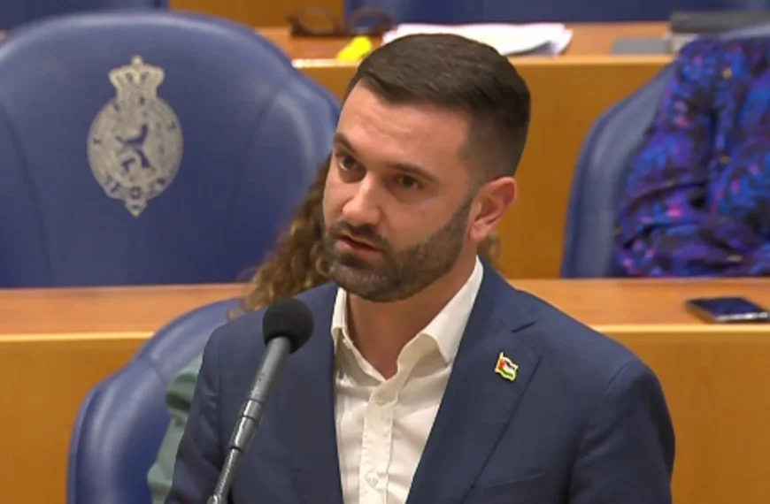 Politieke ophef: &acute;Van Baarle roept in het Arabisch op om op DENK te stemmen&acute;