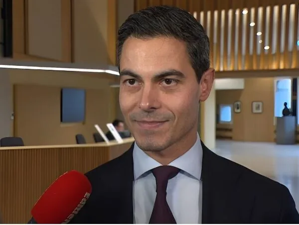 Rob Jetten in crisis: premierschap wankelt – ‘Belerend mannetje’