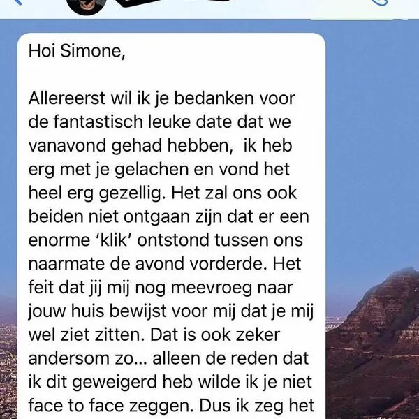 Man gaat op een leuke Tinderdate, maar krijgt een flinke trap na als hij thuis is