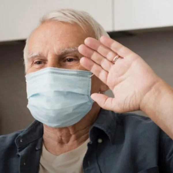 Nieuwe covidvariant in opmars: Experts wijzen op één symptoom