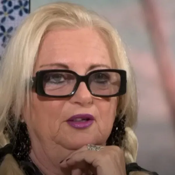 Keiharde klap voor mama Mo: Realityserie van de buis