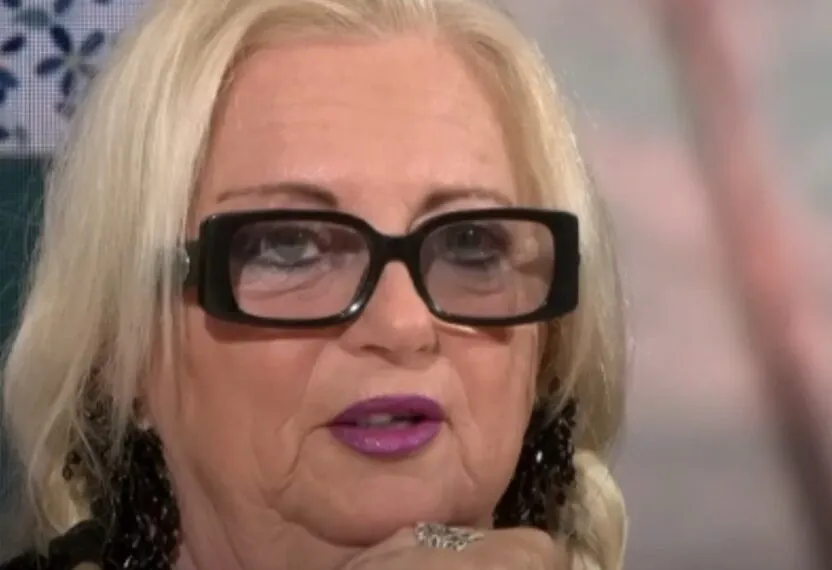 Keiharde klap voor mama Mo: Realityserie van de buis