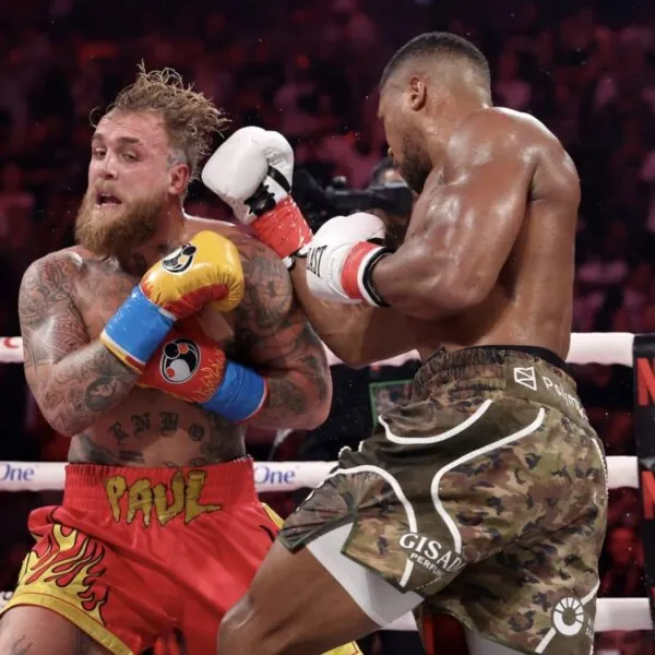 Vriendje Jutta Leerdam krijgt eindelijk echte tegenstander en wordt genadeloos neergemept