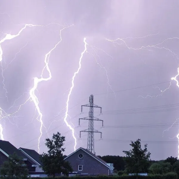 Weeronline: Hier gaat het dadelijk keihard onweren