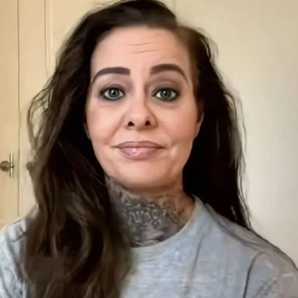 Wendy van Hout krijgt harde klap in zangcarri&egrave;re en is er kapot van