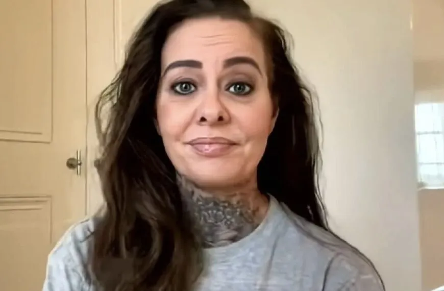 Wendy van Hout krijgt harde klap in zangcarri&egrave;re en is er kapot van