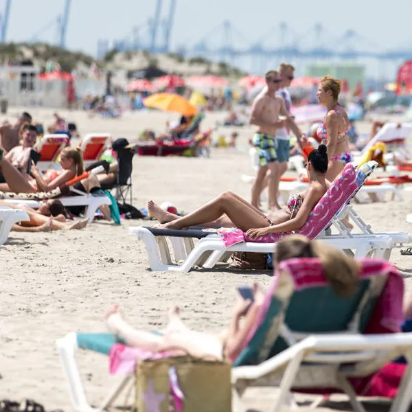 Aangepast weerbericht: Tropische hitte zaterdag wordt nog erger dan gedacht